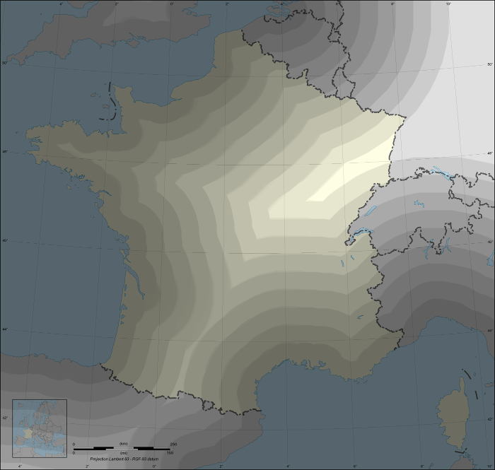 Une carte du territoire français continental, avec des bandes dégradées de plus en plus claires selon la distance à la mer. La plus claire se trouve vers Strasbourg.